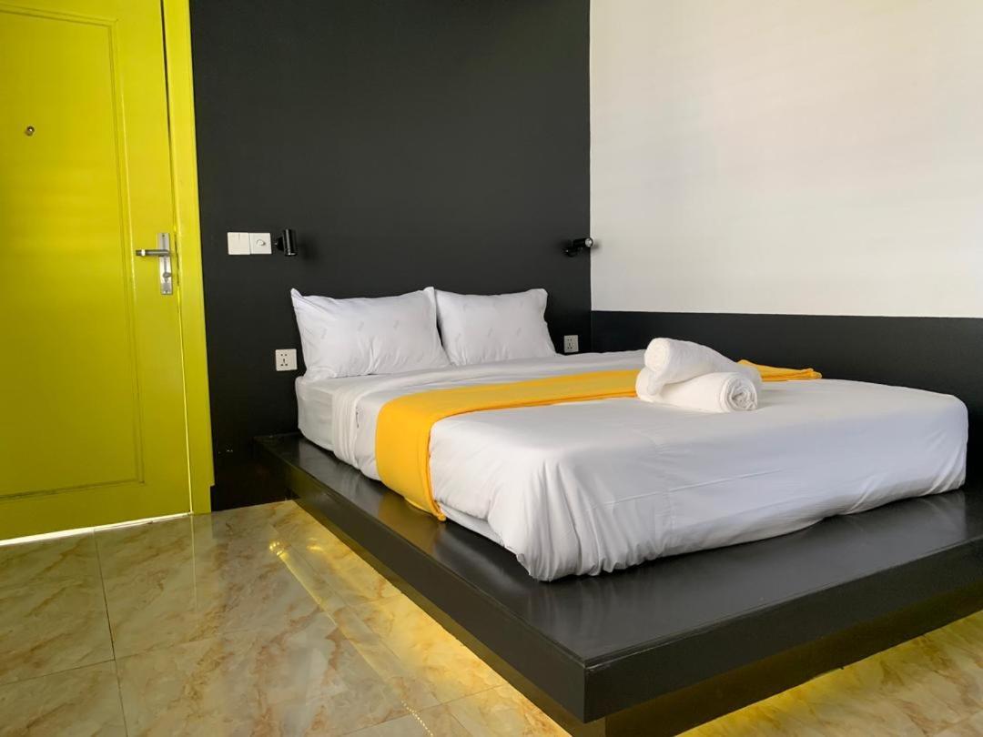 The Hive Hotel Ciudad de Siem Riep Exterior foto